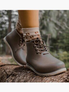 CCILU USA - XpreSole Panto Ankle Waterproof Boot WOMEN'S - SIZE 8 - Brown Mocha